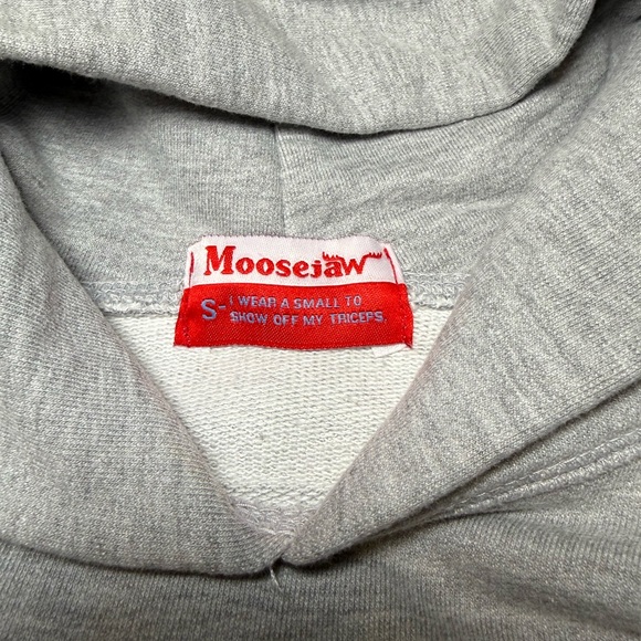 Moosejaw Gray Women’s Mountaineering Sweatshirt with Purple Text Size Small - Picture 4 of 8